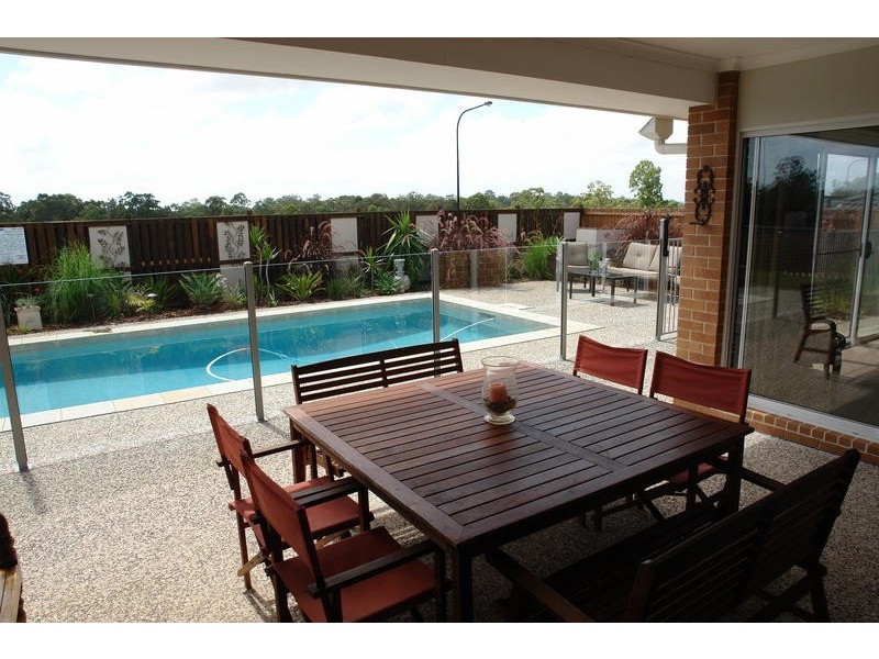 4 Kauri Pine Close, Moggill QLD 4070
